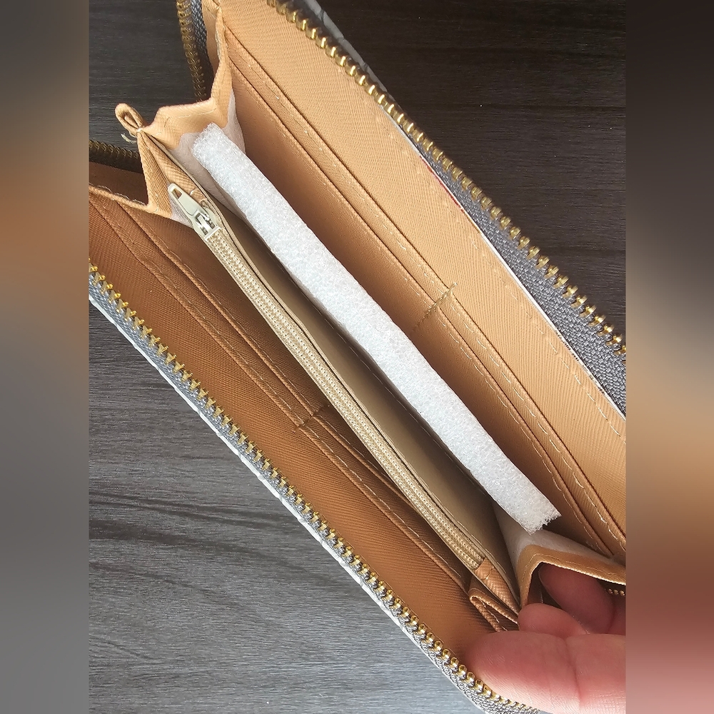 Wallet - Picture 2 of 2